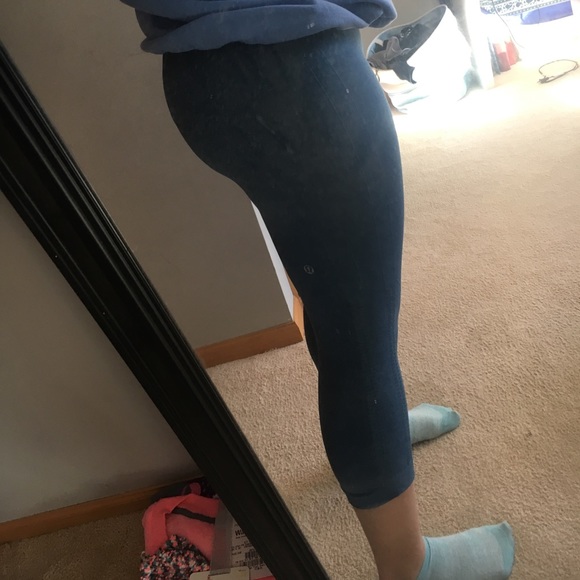 Cropped lululemon leggings - Picture 5 of 6